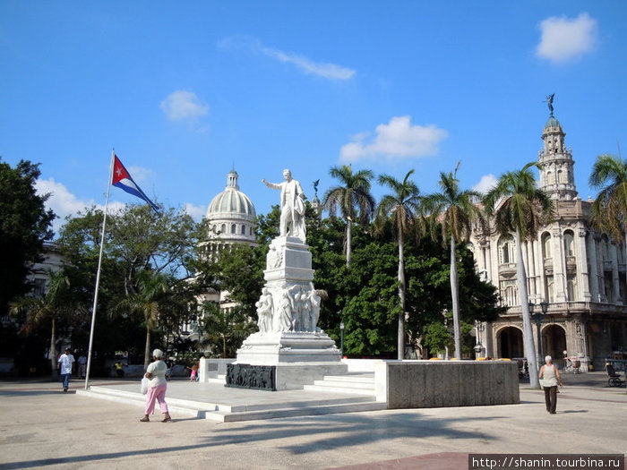 На площади Хосе Марти Гавана, Куба