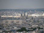 Вид с Эйфелевой башни на Нотр Дам де Пари