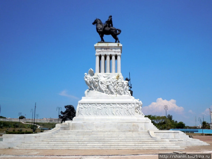 Памятник генераллисимусу Максимо Гомесу Гавана, Куба