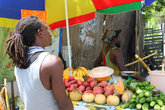 Фрукты и овощи, выращено на острове