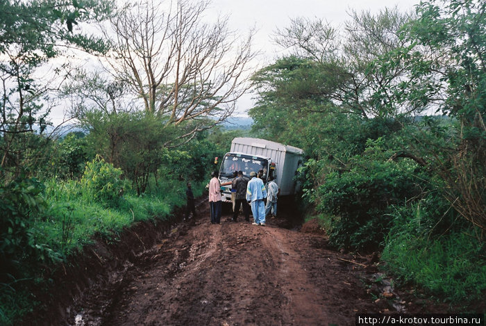 Застряли на трассе Мтвара, Танзания