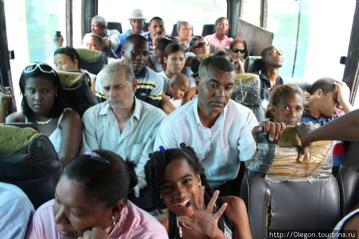 В автобусе, как в кинотеатре Доминиканская Республика
