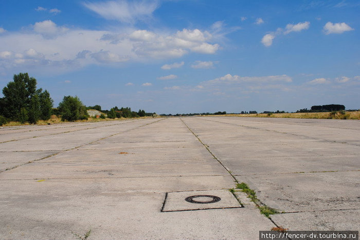 Заброшенный аэропорт Божий Дар Млада-Болеслав, Чехия