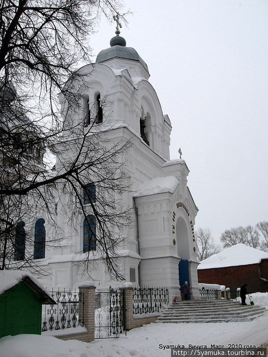 \Белая церковь\, как ее зовут горожане, достаточно объемна и рассчитана на 600 прихожан. Вичуга, Россия