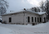 Замыкает комплекс, в прошлом — особняк для старших служащих ф-ки в Бонячках, сейчас — Отдел образования.
