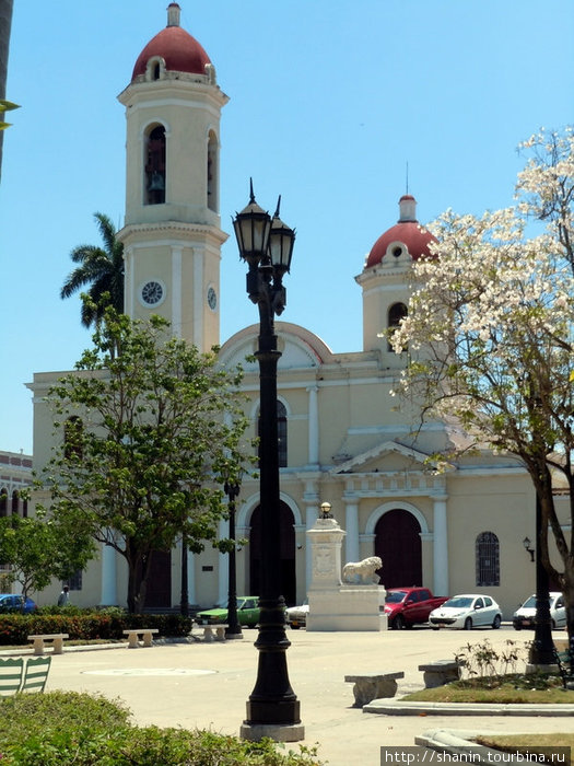 Кафедральный собор на площади Хосе Марти