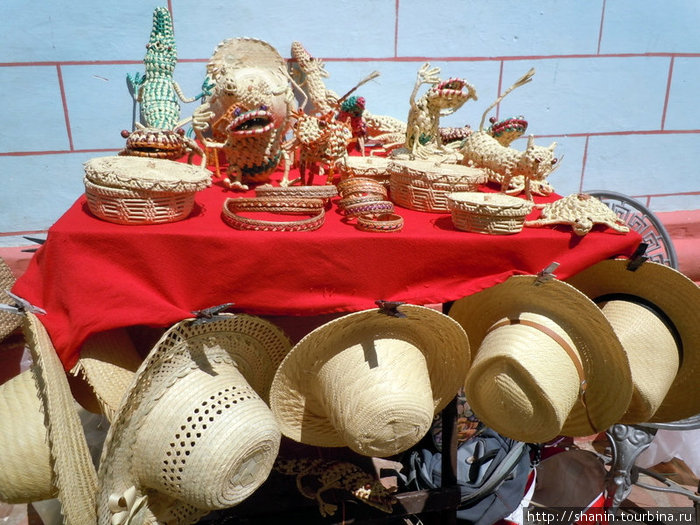 Сувенирные соломенные шляпы Куба
