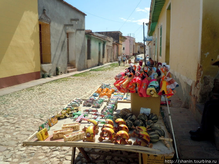 Сувениры есть, а туристов — нет Куба