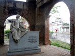 Памятник Франсиско Висенте Агулера