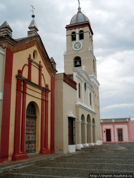 Церковь и собор Байамо, Куба