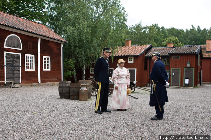 Линчепинг(Linkoping). 190 км от Стокгольма. Местный Скансен. В 50-е годы жители решили разнообразить свою жизнь — привезли и восстановили старинные дома и общественные здания. Швеция