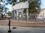 Монумент в память первых 18 колонистов