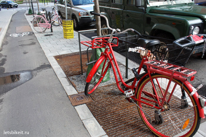 Велодорожки в городе развиты очень неплохо. Но общественные дискуссии на эту тему всё ещё продолжаются. Стокгольм, Швеция