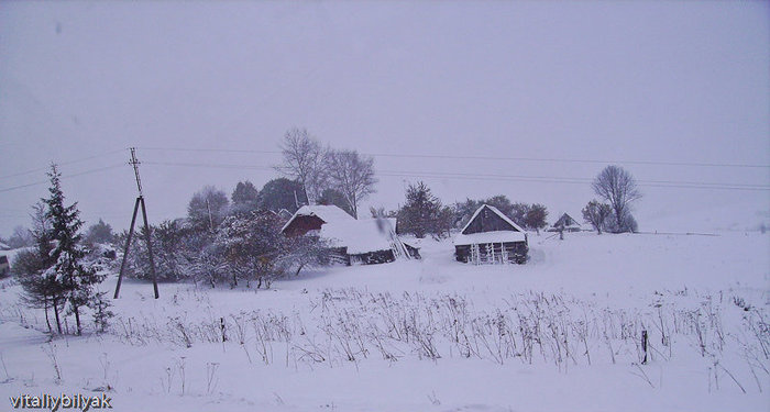 На обратной дороге неожиданно выпал снег. Зима в октябре — вещь удивительная для солнечного Закарпатья. Закарпатская область, Украина