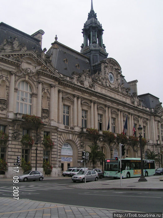 Здание мэрии / Hotel de Ville (City Hall)