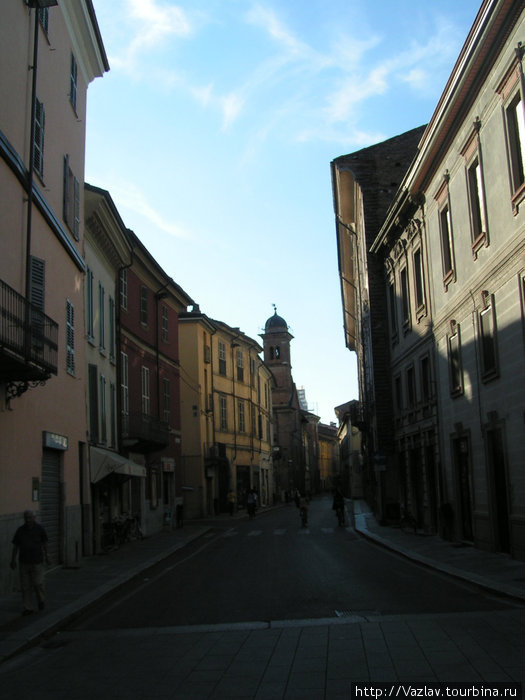 Улочка Пьяченца, Италия