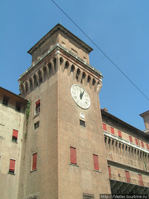 Башня сделана на совесть Феррара, Италия