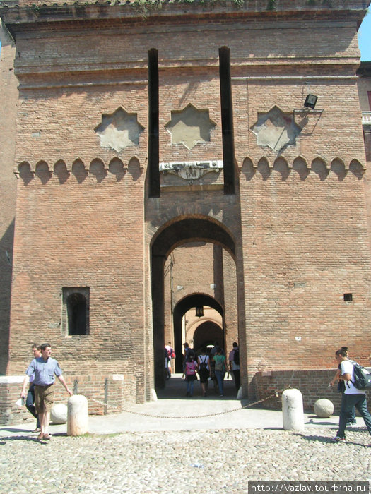 Ворота Феррара, Италия