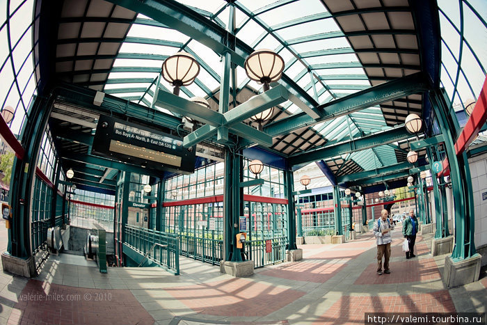 Станция местного трамвайчика (light rail) недалеко от китайского района. Сиэттл, CША
