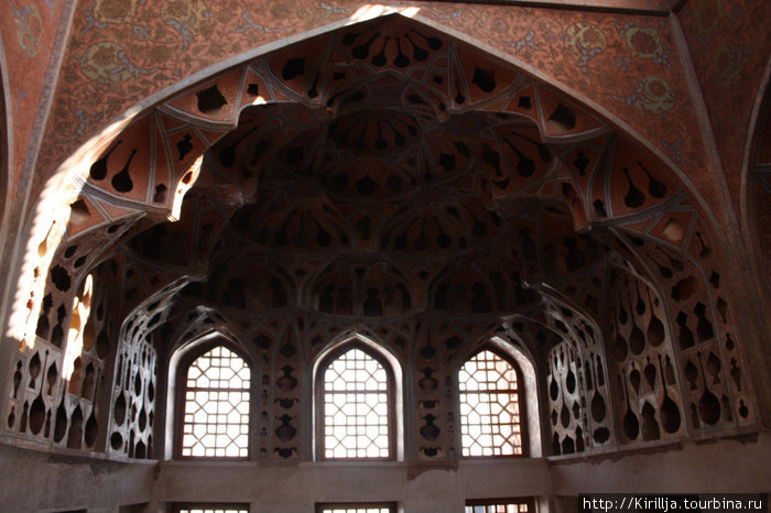 Внутри Али Гапу Исфахан, Иран