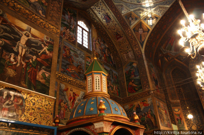 Внутри церкви Вонк Исфахан, Иран