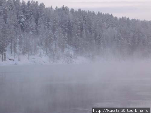Полярные зори и не замерзающие реки Полярные Зори, Россия