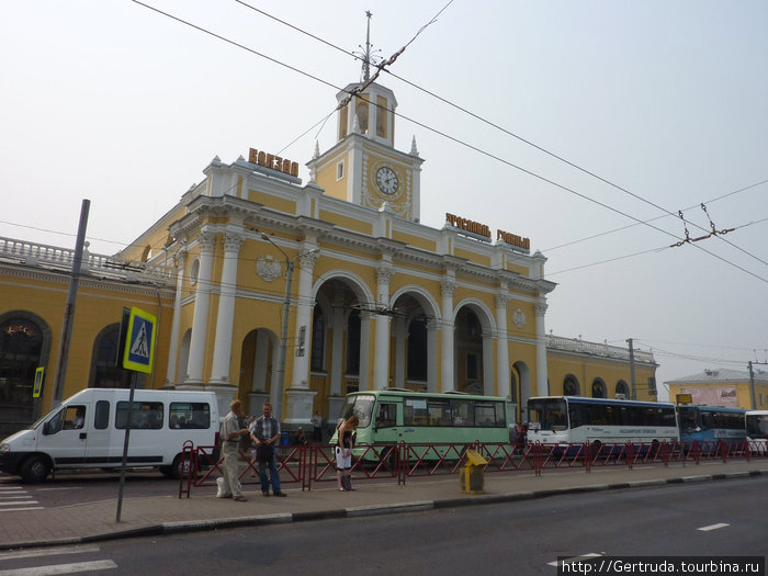 Железнодорожный вокзал Ярославль -главный, так как есть еще один вокзал, называемый Московским. Ярославль, Россия