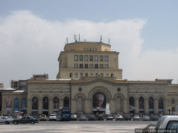 Площадь Республики. Музей истории Армении Ереван, Армения