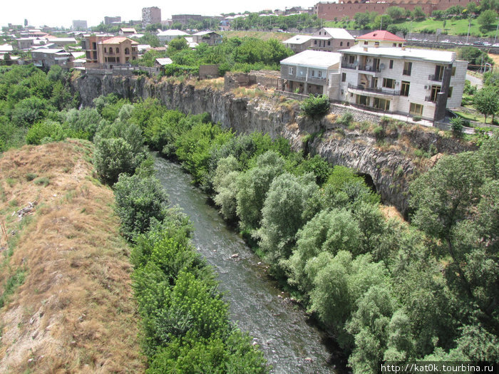 Ущелье реки Раздан, на которой стоит Ереван Ереван, Армения