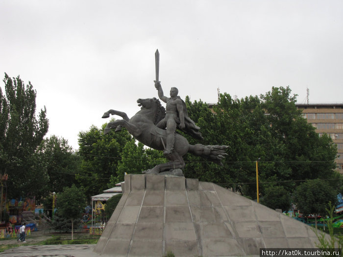 Зоравар Андраник — национальный герой армянского народа Ереван, Армения