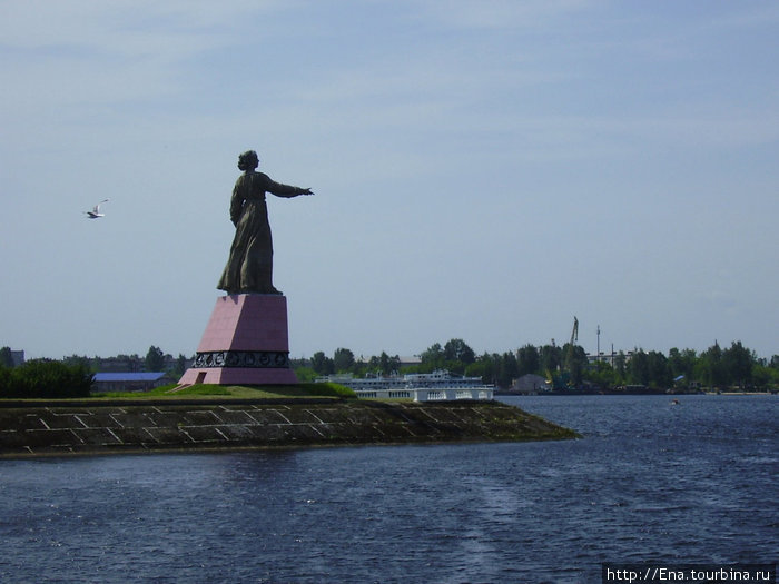 27.06.2010. Рыбинск. На теплоходе \Московском\ по Рыбинскому морю. Мать-Волга Рыбинск, Россия