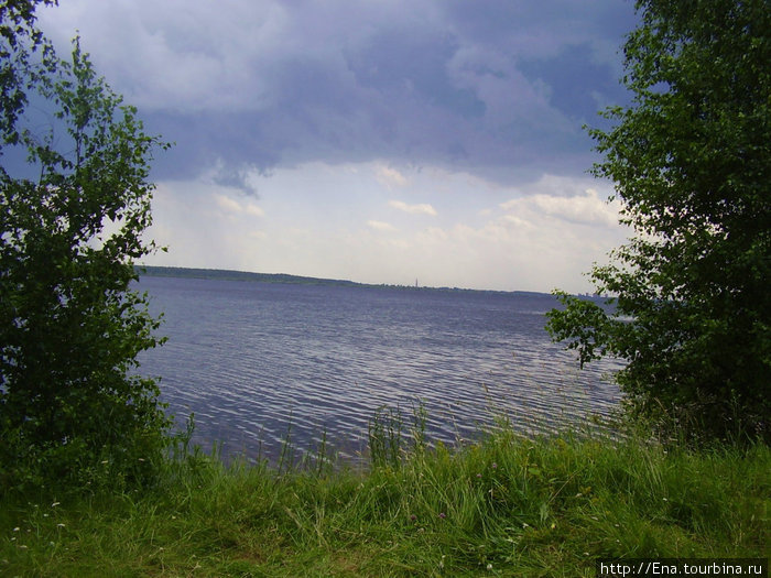 27.06.2010. Рыбинск. Остров Юршино на Рыбинском водохранилище — море. Что-то случилось с погодой Рыбинск, Россия