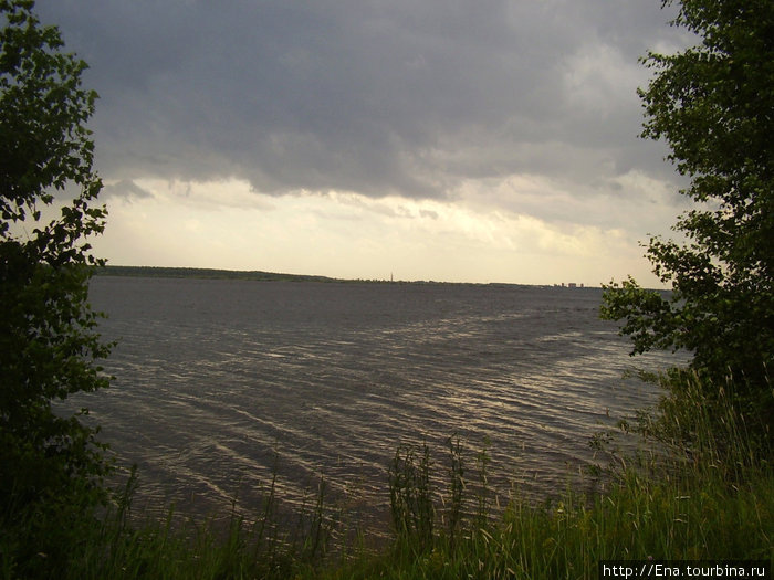 27.06.2010. Рыбинск. Остров Юршино на Рыбинском водохранилище — море. Спустя несколько минут.  Буря рядом Рыбинск, Россия