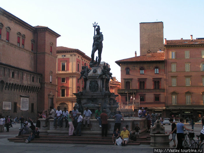 Композиция фонтана Болонья, Италия