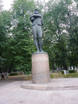Памятник основателю первого театра в России Ф.Г. Волкову.