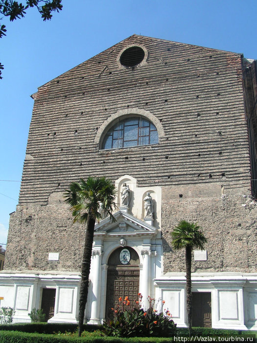 Церковь Мадонна-дель-Кармине / Parrocchia Madonna del Carmine