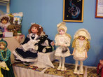 21.11.2009. Углич. Музей Галерея кукол. Из 19 века.