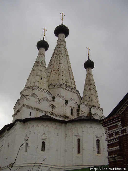 22.11.2009. Углич. Алексеевский монастырь. Успенская (Дивная) церковь Углич, Россия