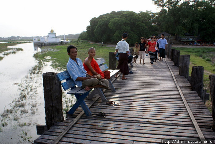На мосту Амарапура, Мьянма