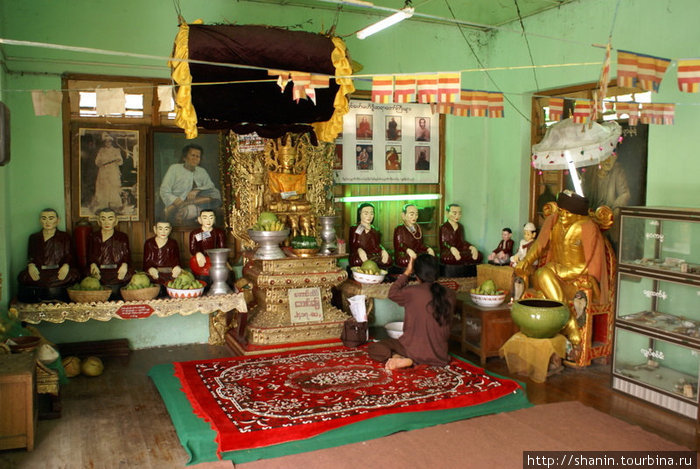 В храме Баган, Мьянма