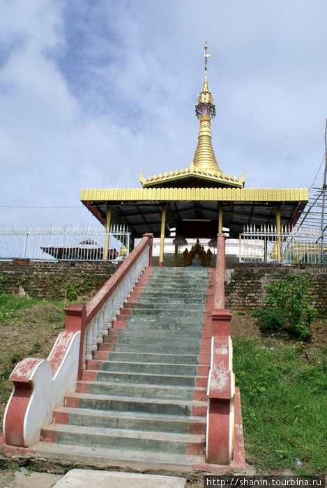 Лестница к ступе Пья, Мьянма