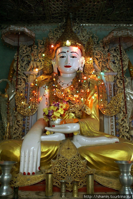 Будда с лампочками Сагайн, Мьянма
