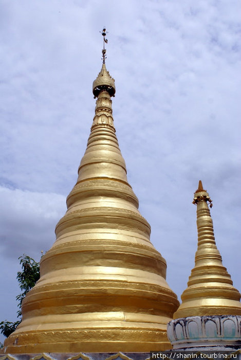 Золотые ступы Сагайн, Мьянма