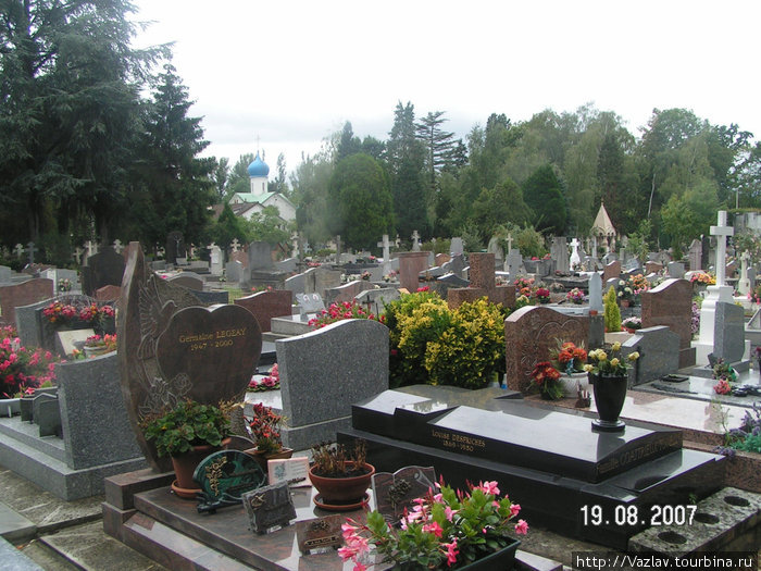 Кладбище Сен-Женевьев-де-Буа / Cimetière communal de Sainte-Geneviève-des-Bois