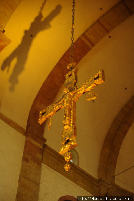 Висящий крест Шпайер, Германия