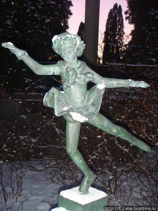 Скульптура в парке Стокгольм, Швеция