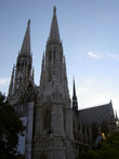 Вотив собор в Вене — очень похож на Мемориальную церковь в Шпайере