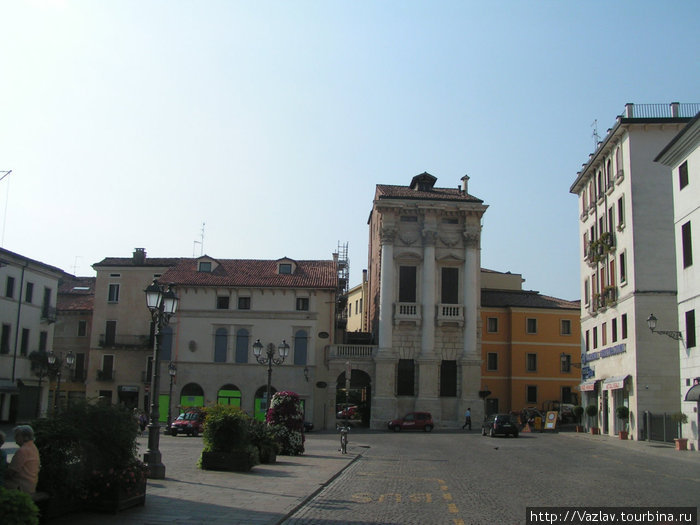 Разноплановые здания Виченца, Италия