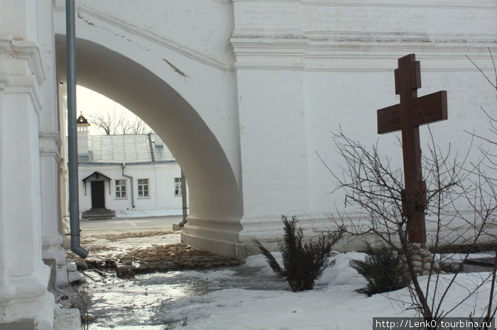 Давидова Пустынь. Серпухов (март 2009) Серпухов, Россия