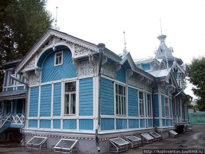 Ныне этот особняк занимает российско-немецкий дом. Томск, Россия